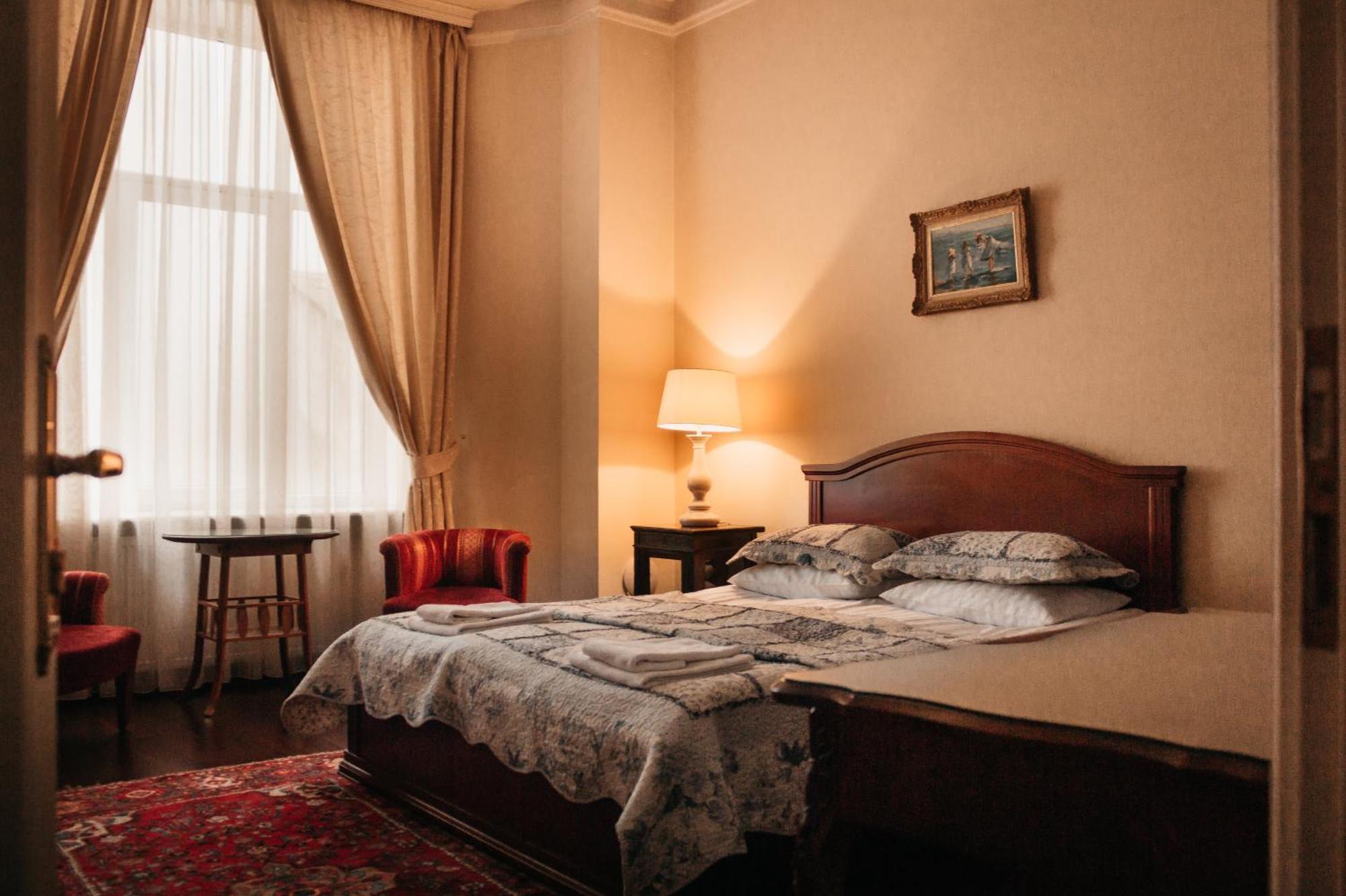 British Club Lviv Hotel Ngoại thất bức ảnh