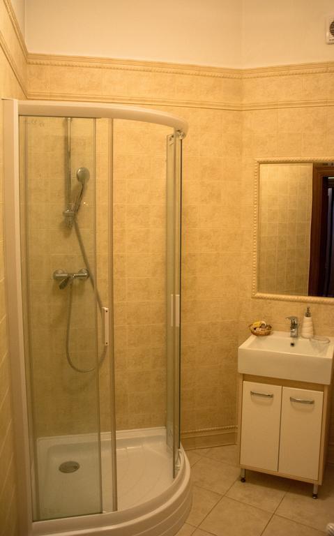 British Club Lviv Hotel Ngoại thất bức ảnh