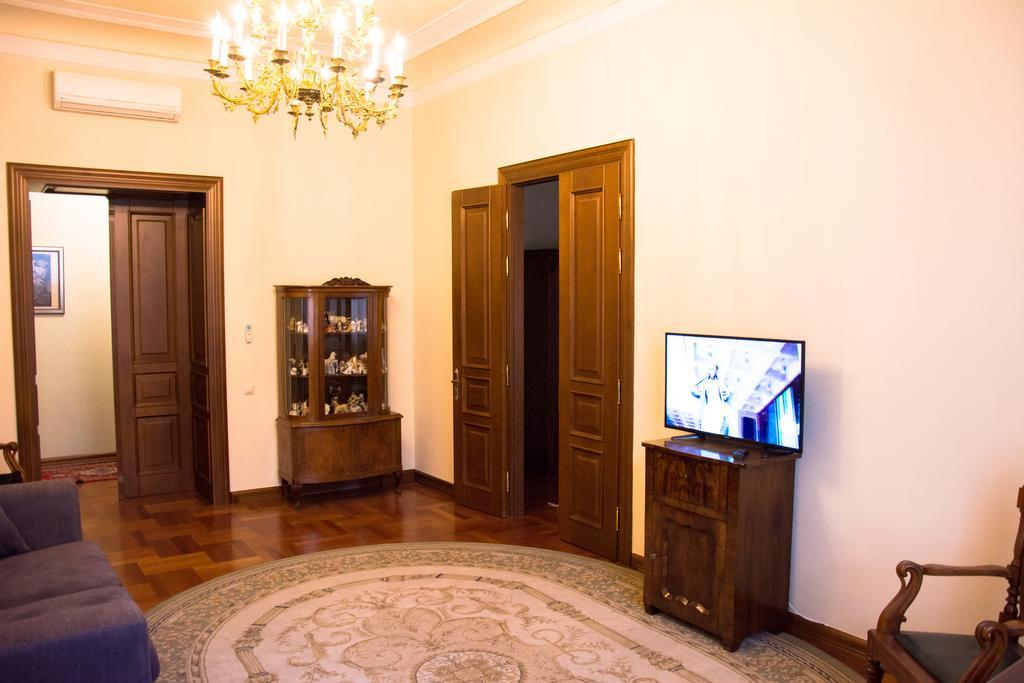 British Club Lviv Hotel Ngoại thất bức ảnh