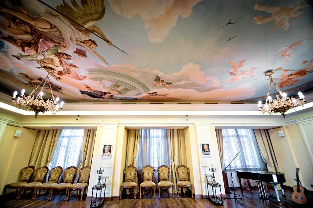 British Club Lviv Hotel Ngoại thất bức ảnh