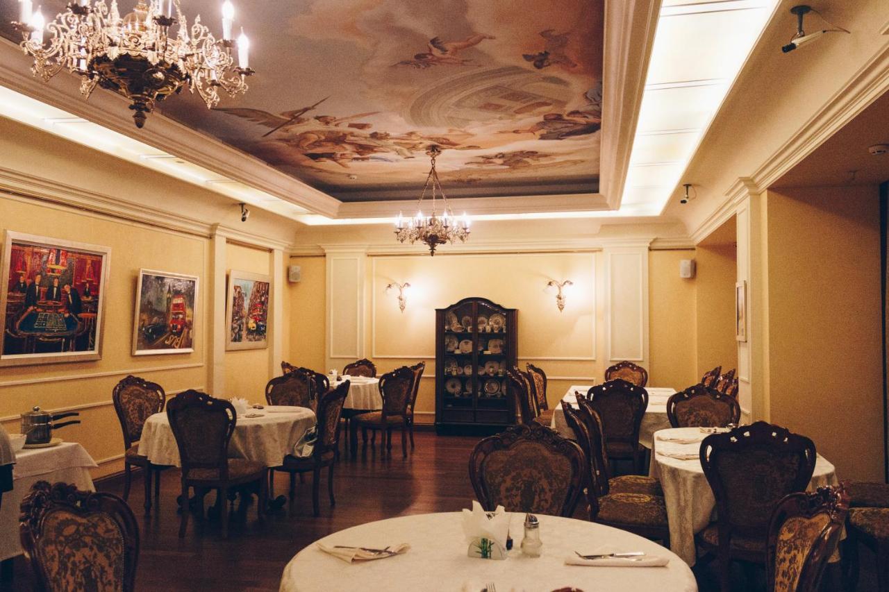 British Club Lviv Hotel Ngoại thất bức ảnh