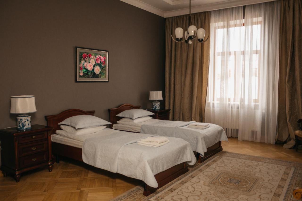 British Club Lviv Hotel Ngoại thất bức ảnh