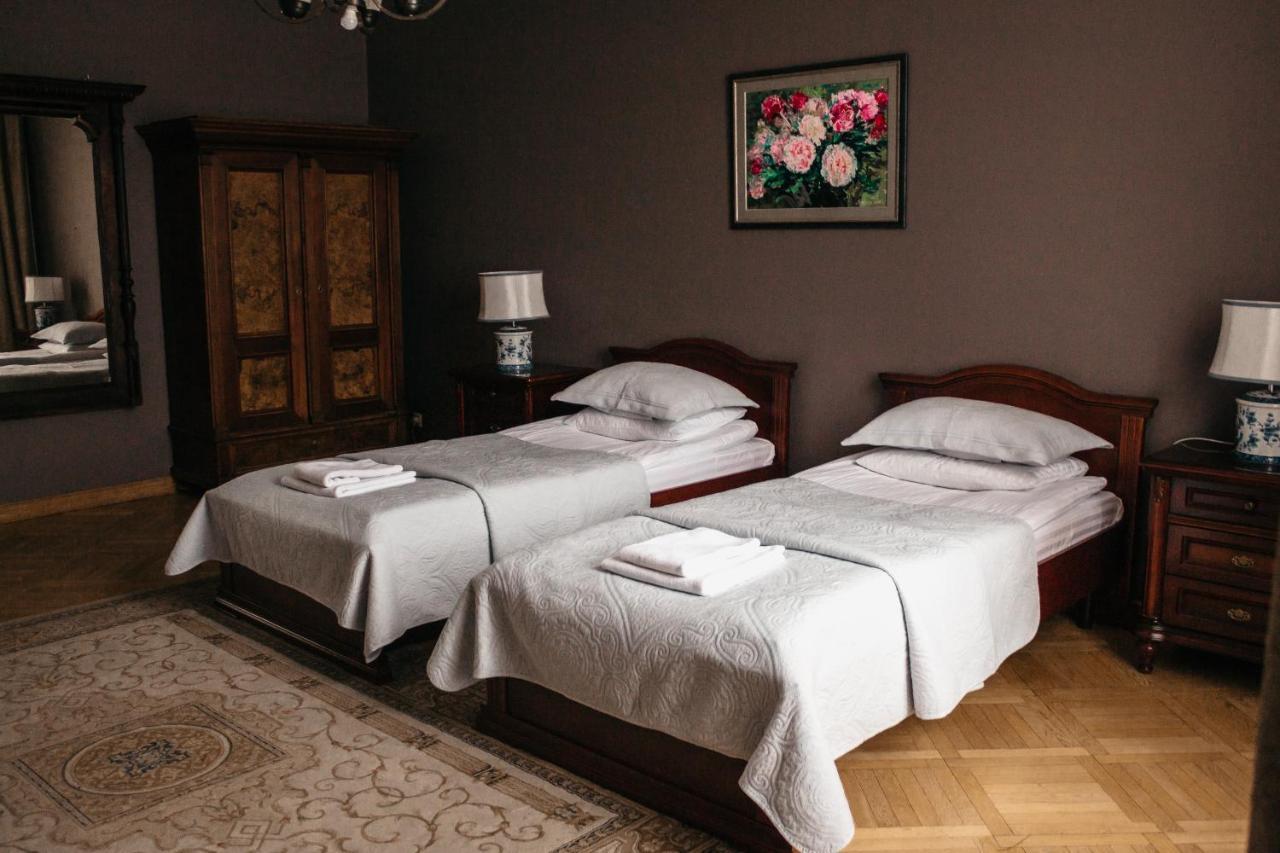 British Club Lviv Hotel Ngoại thất bức ảnh