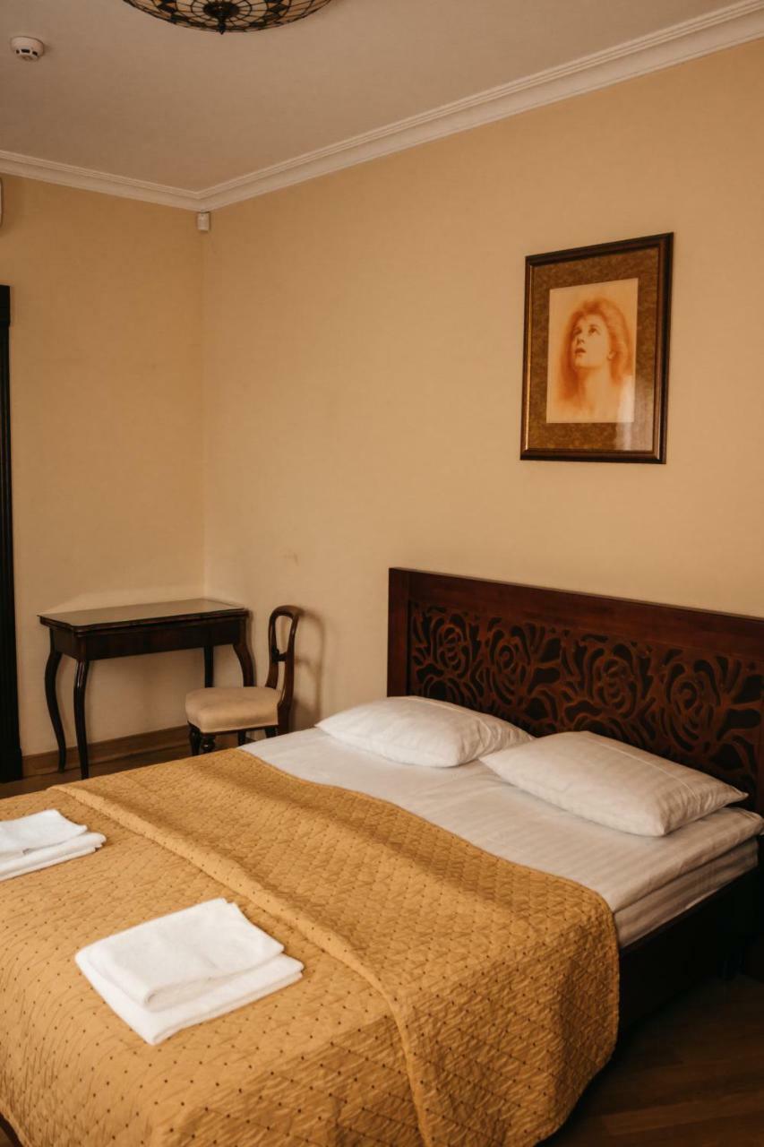 British Club Lviv Hotel Ngoại thất bức ảnh