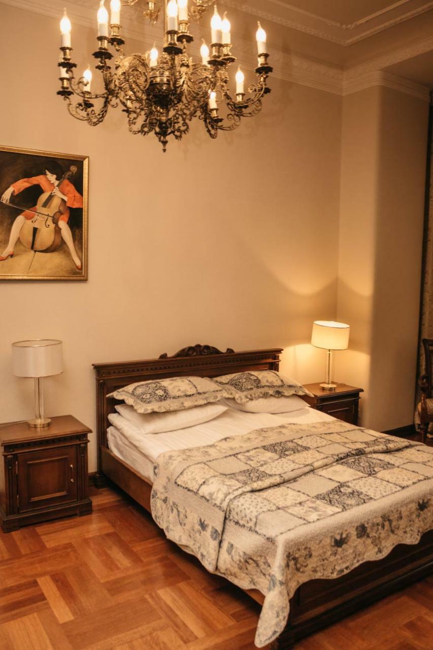 British Club Lviv Hotel Ngoại thất bức ảnh