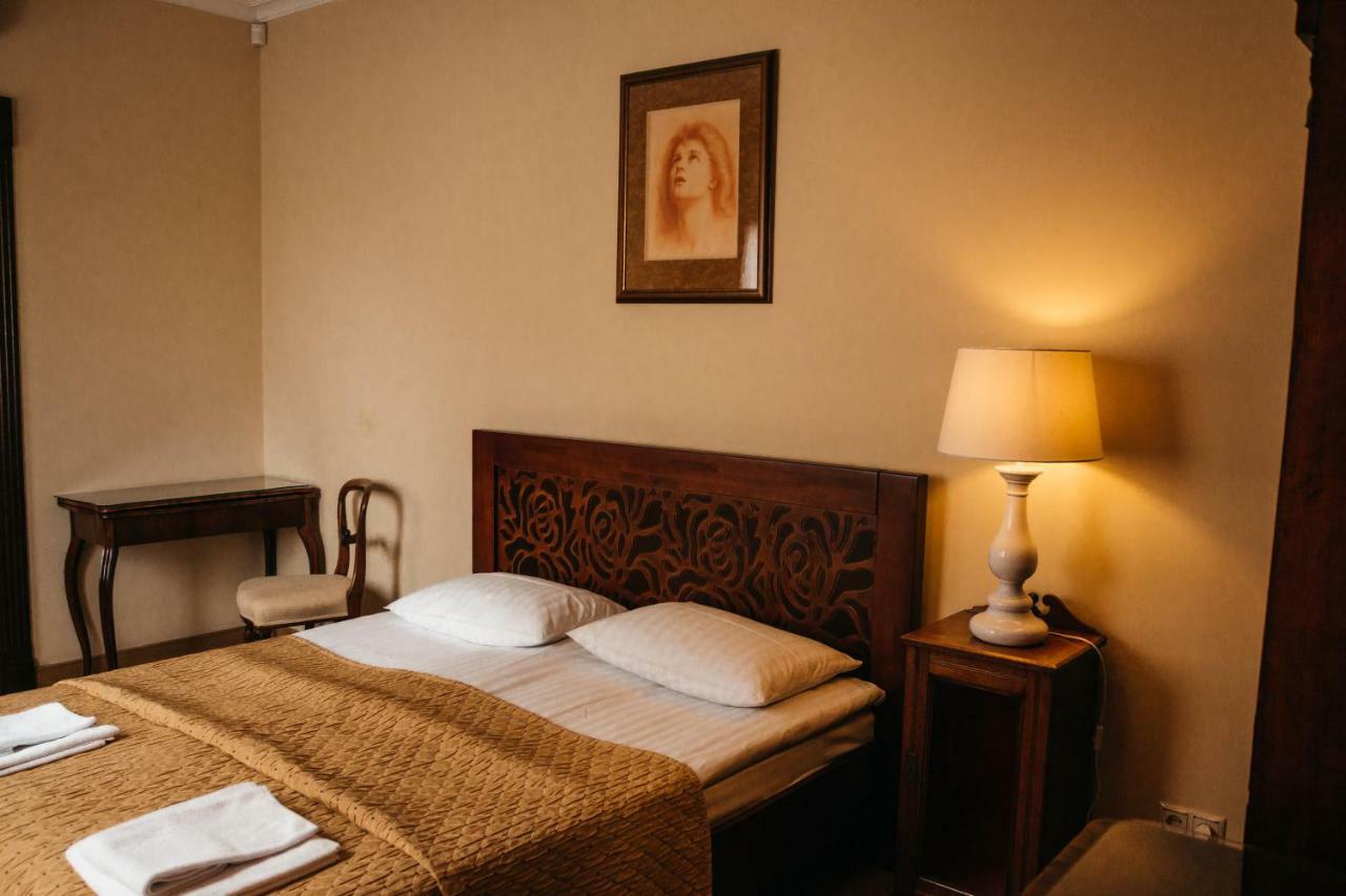 British Club Lviv Hotel Ngoại thất bức ảnh